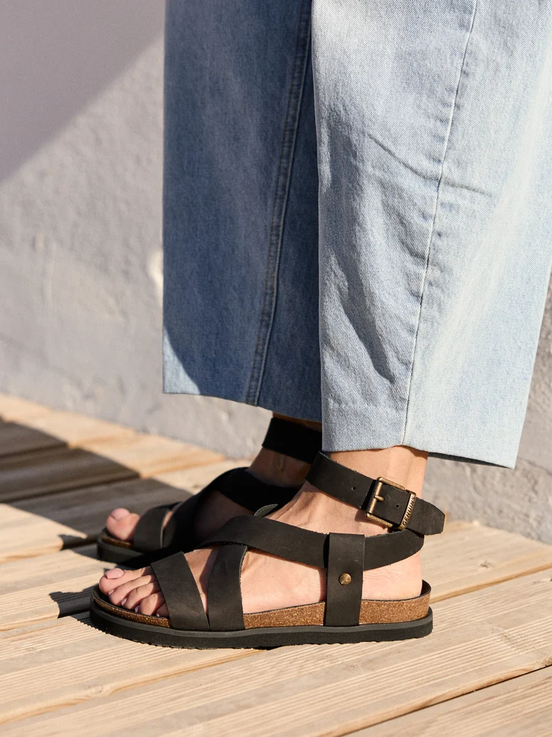 ZAHA NUBUCK BLACK