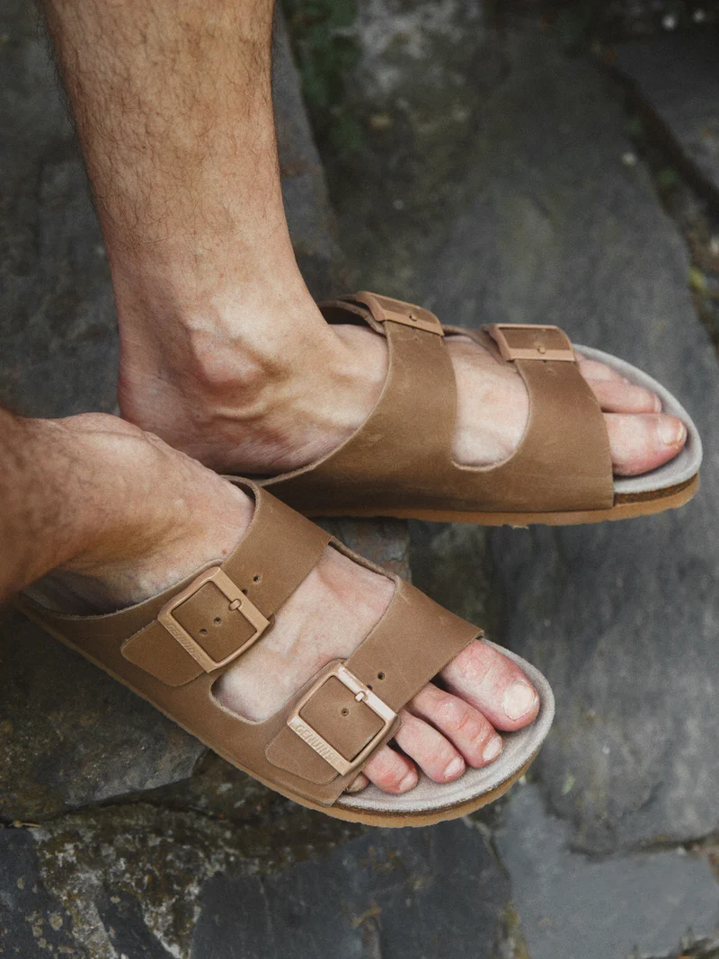 HAWAII OILED LEATHER CLAY UNISEX