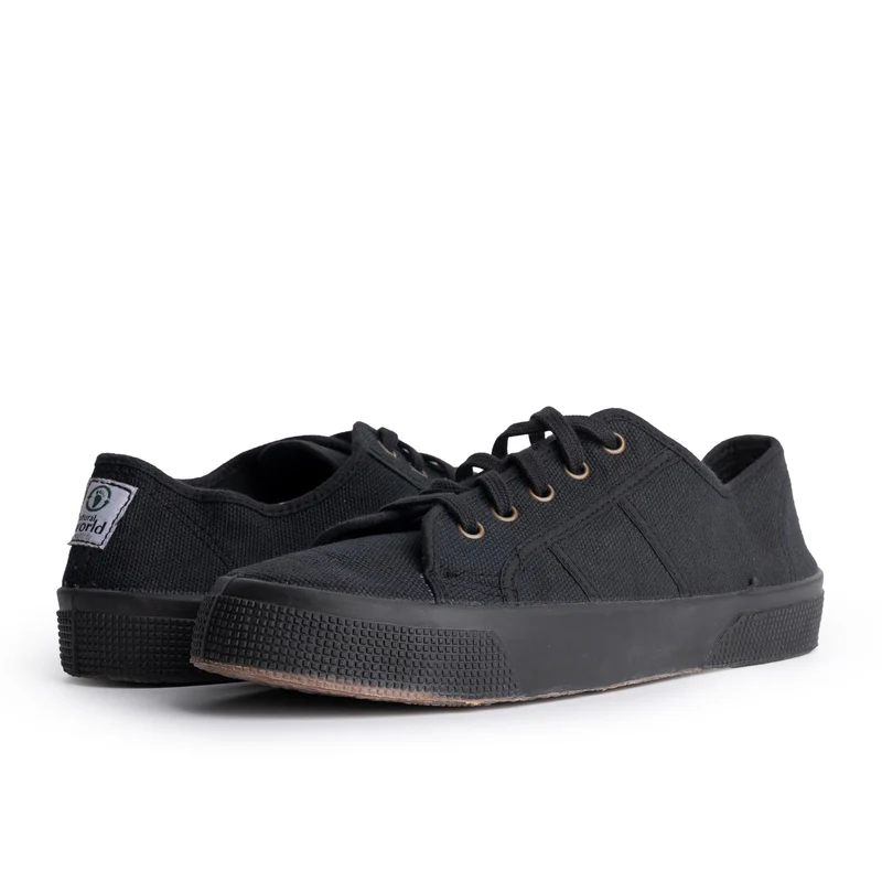 Zapatilla negra 901 Natural World