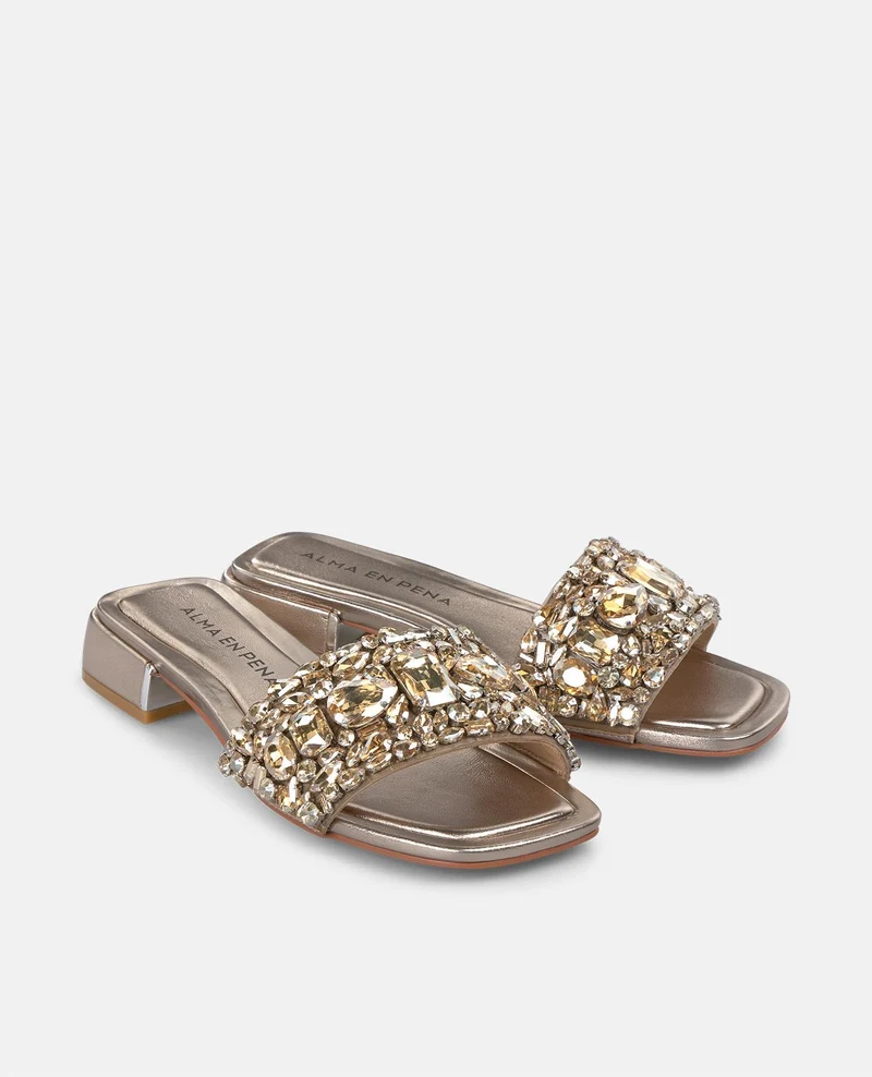 SANDALIA CON ABALORIOS