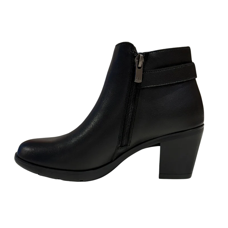 MUJER BOTIN PIEL ATARDECER