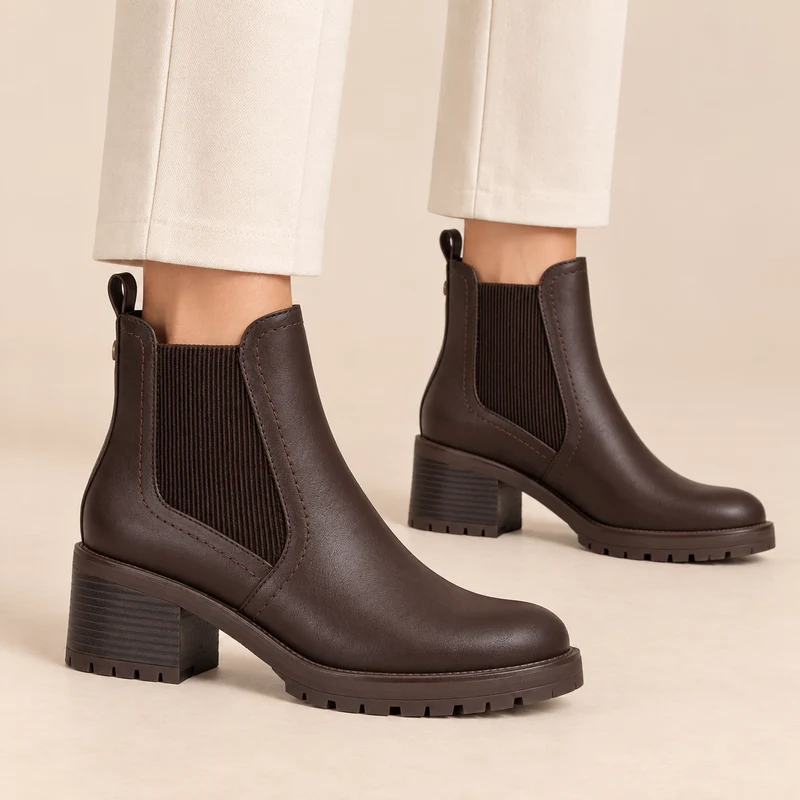 MUJER BOTIN MEDIO MADERA