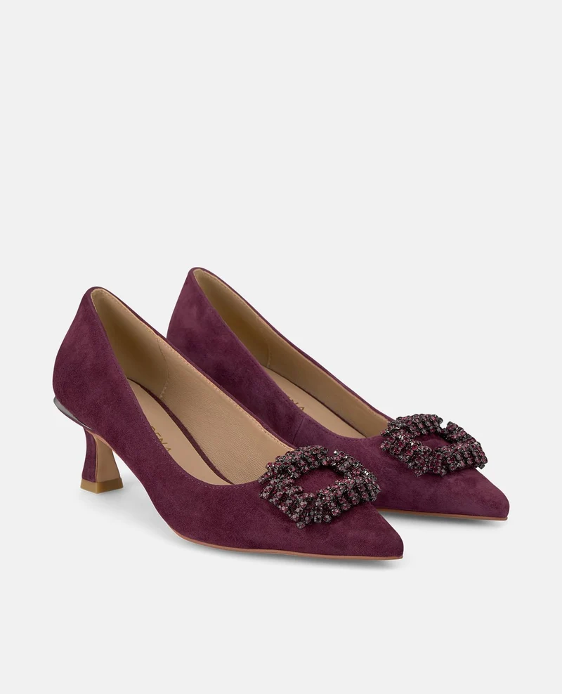 ZAPATO CON BROCHE CUADRADO