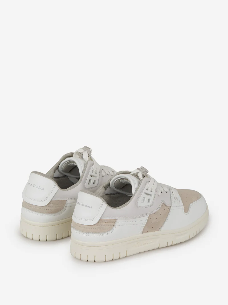 Sneakers Basket