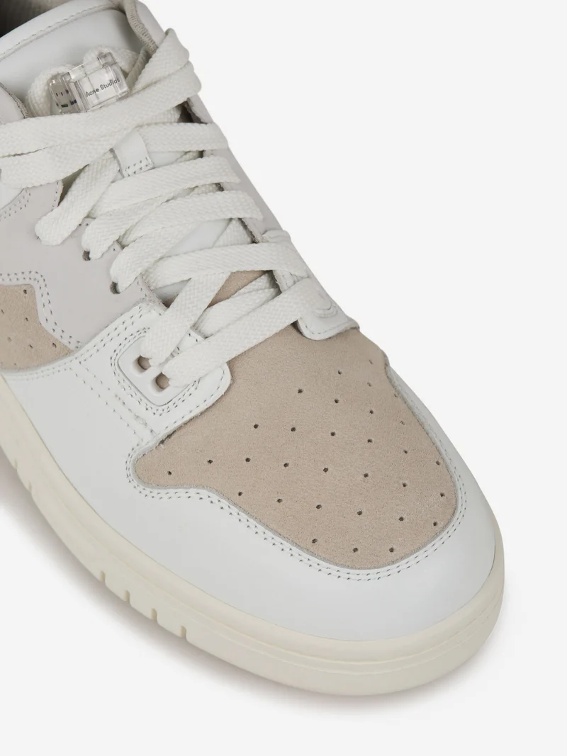 Sneakers Basket