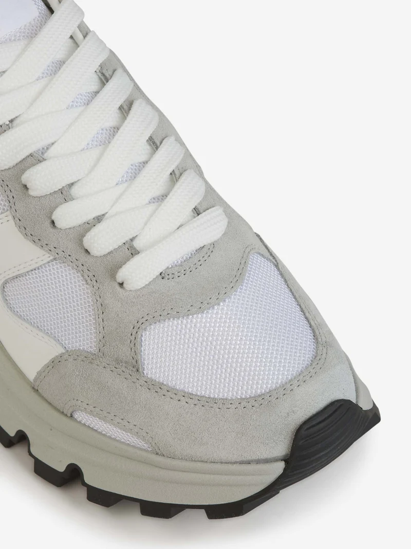 Sneakers Run Leaf