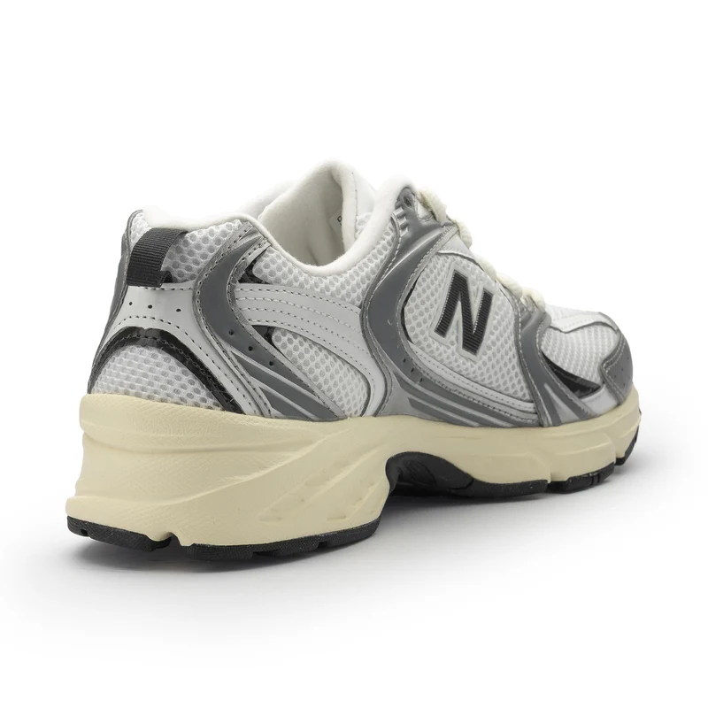 Deportiva blanco/plata/negro U530ESA New Balance