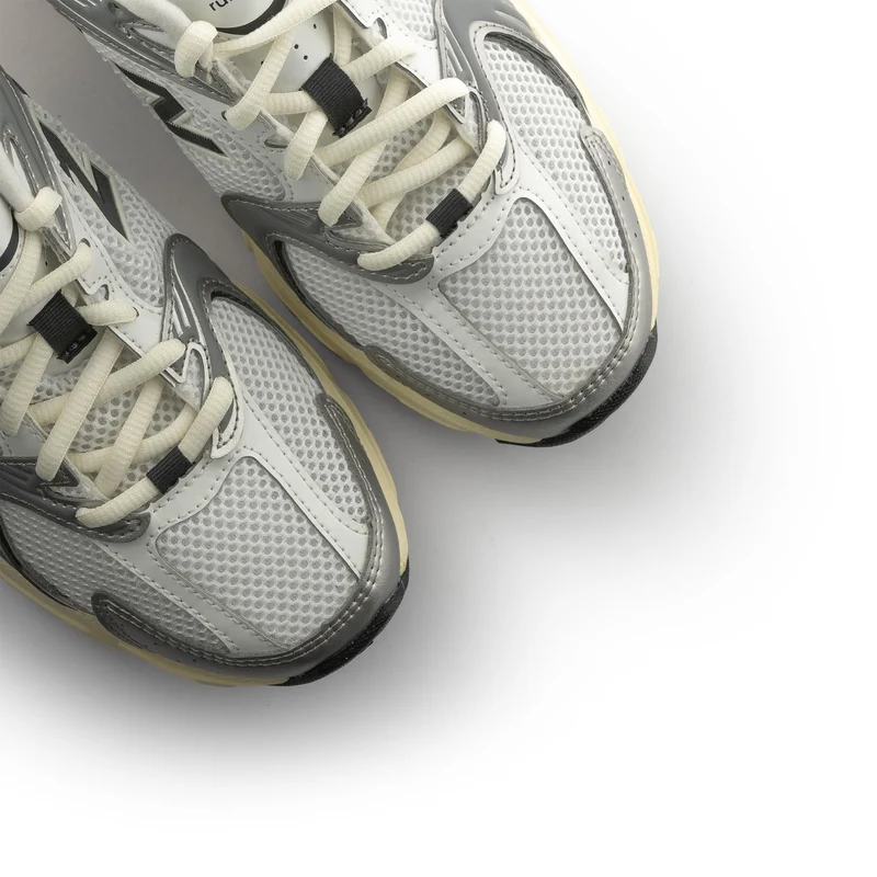 Deportiva blanco/plata/negro U530ESA New Balance