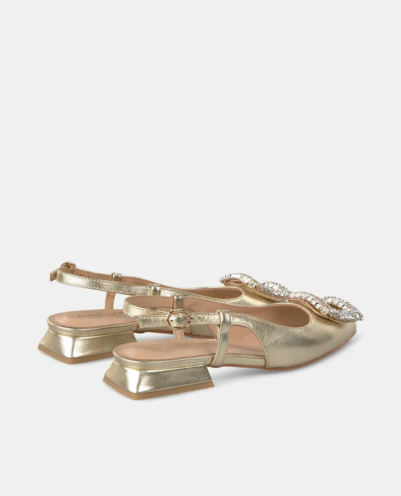 ZAPATO CON BROCHE PLANO