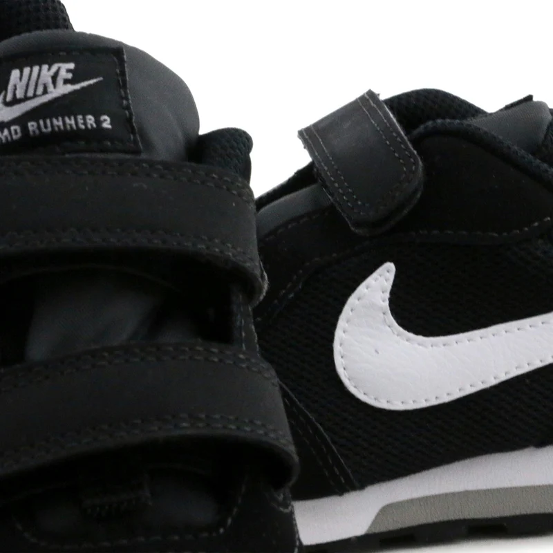 Deportiva negro/blanco RUNNERVEL Nike
