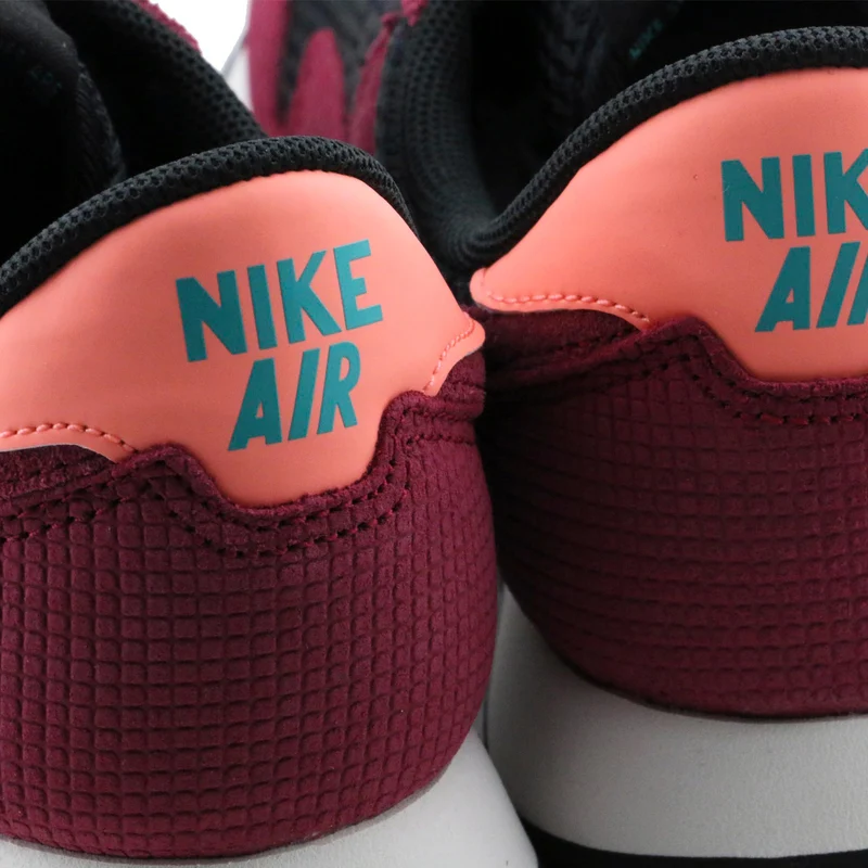 Deportiva negro/rojo AIRPEGASUS83 Nike