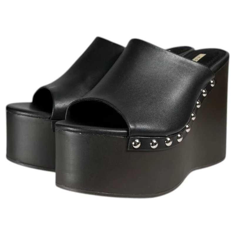 Zuecos Corina Cuña Tachas M6368 Negro