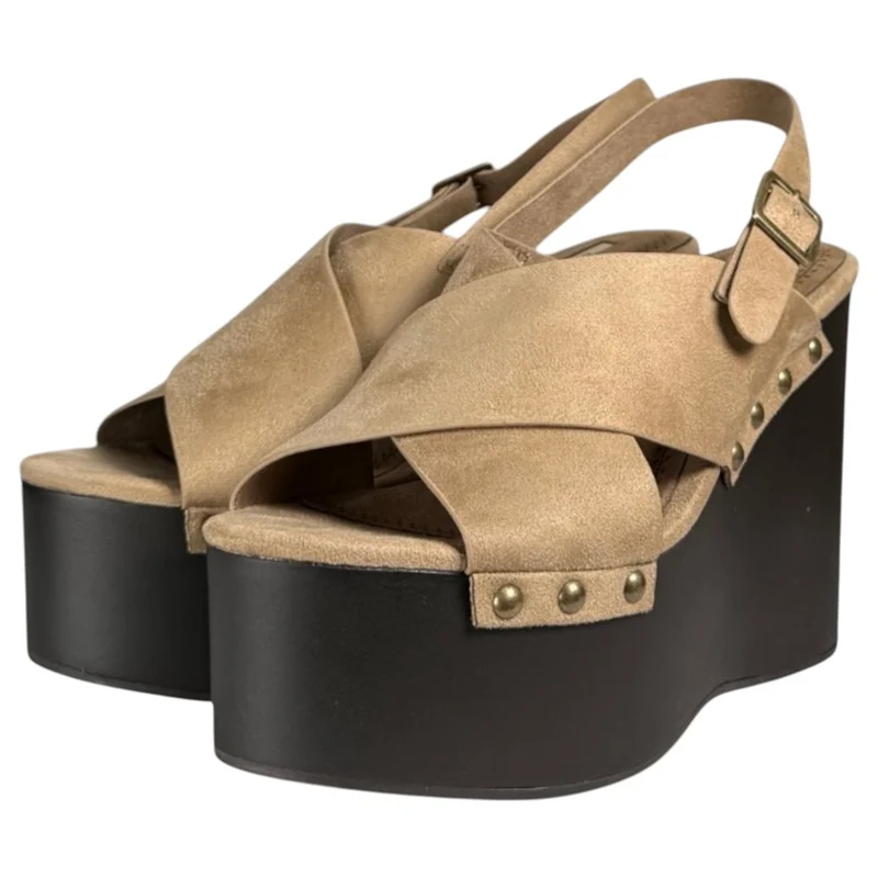 Sandalias Corina Cuña Tachas M6367 Arena