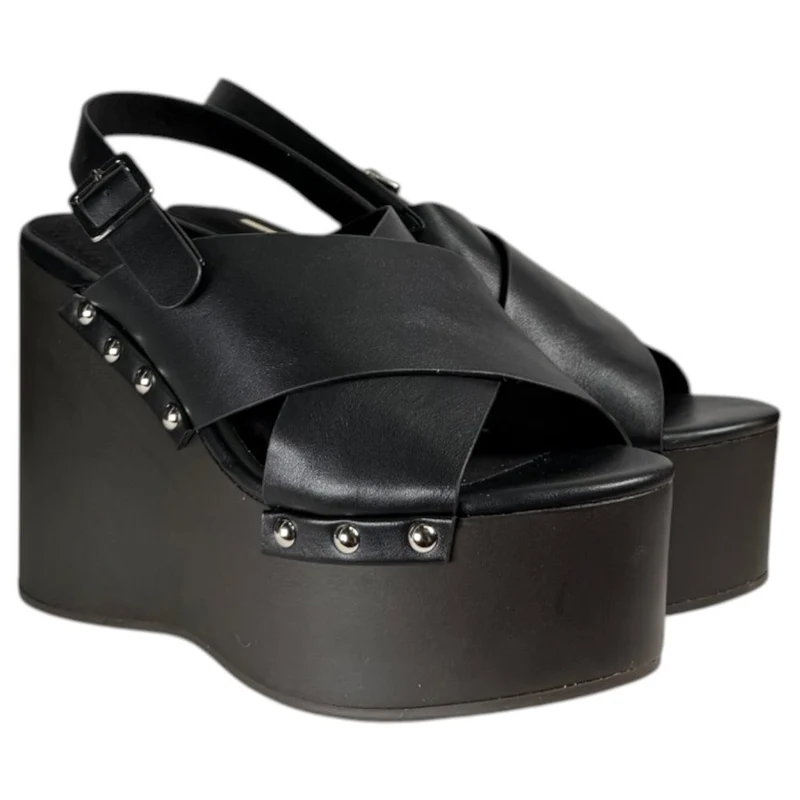 Sandalias Corina Cuña Tachas M6367 Negro