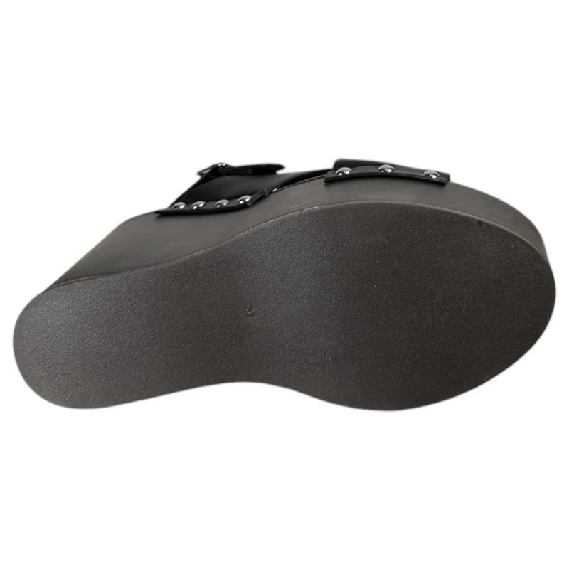 Sandalias Corina Cuña Tachas M6367 Negro