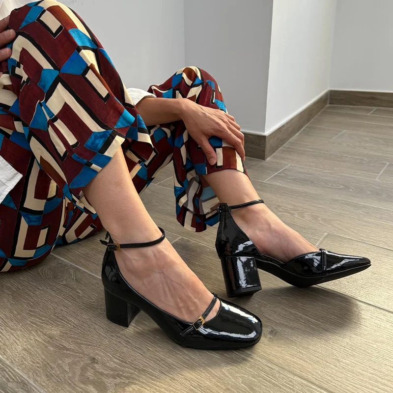 Zapatos Corina Charol Tacón M5750 Negro