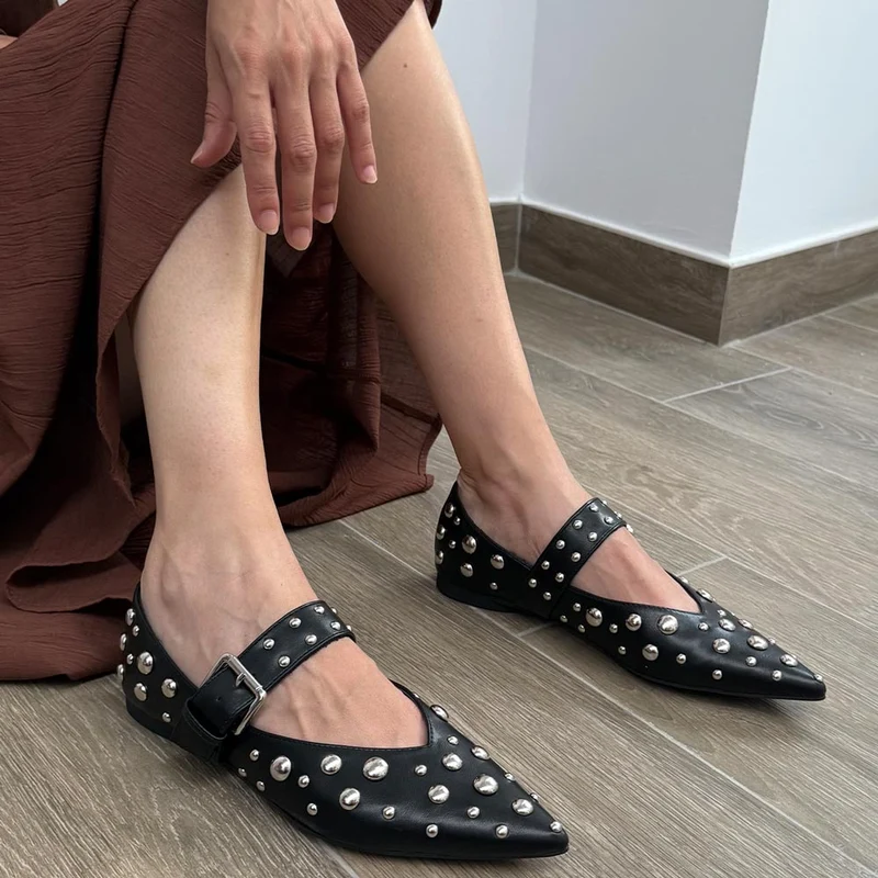 Bailarinas Corina Hebilla Tachas M5635 Negro