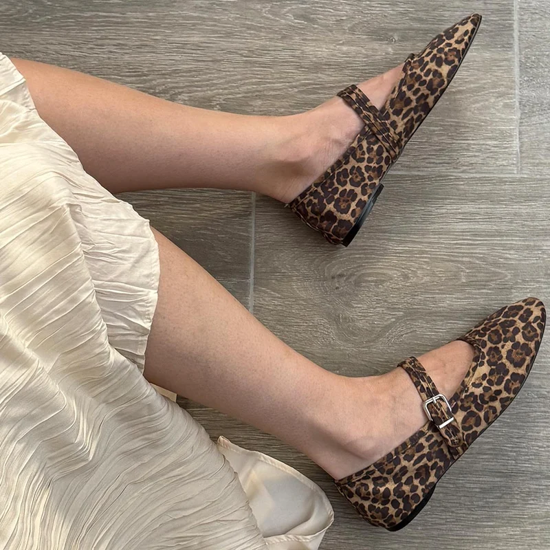 Bailarina Corina Plana Hebilla M5621 Leopardo