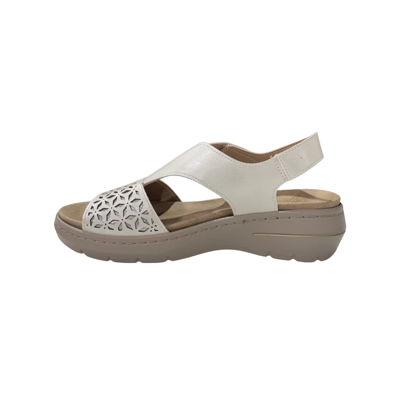 MUJER SANDALIA CUÑA PICADA FLOR BLANCO