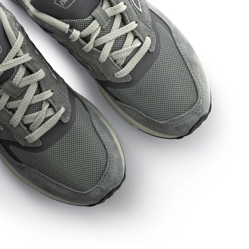 Deportiva gris MW880CA6 New Balance