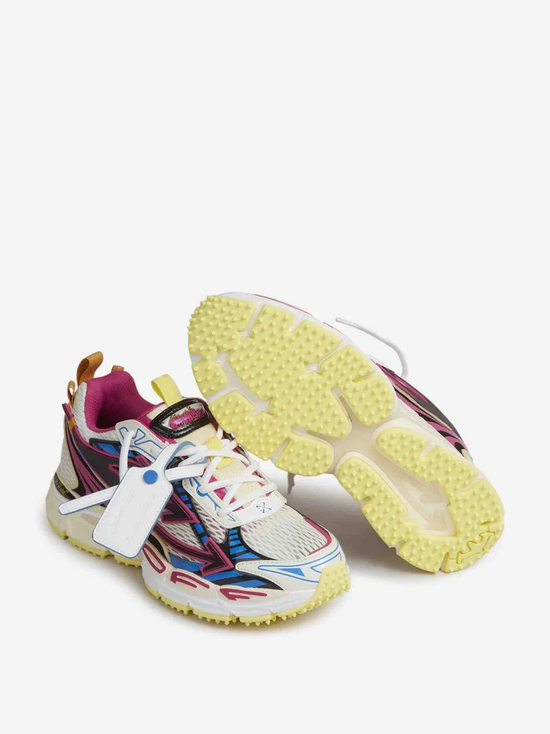 Sneakers Ow be Right Back