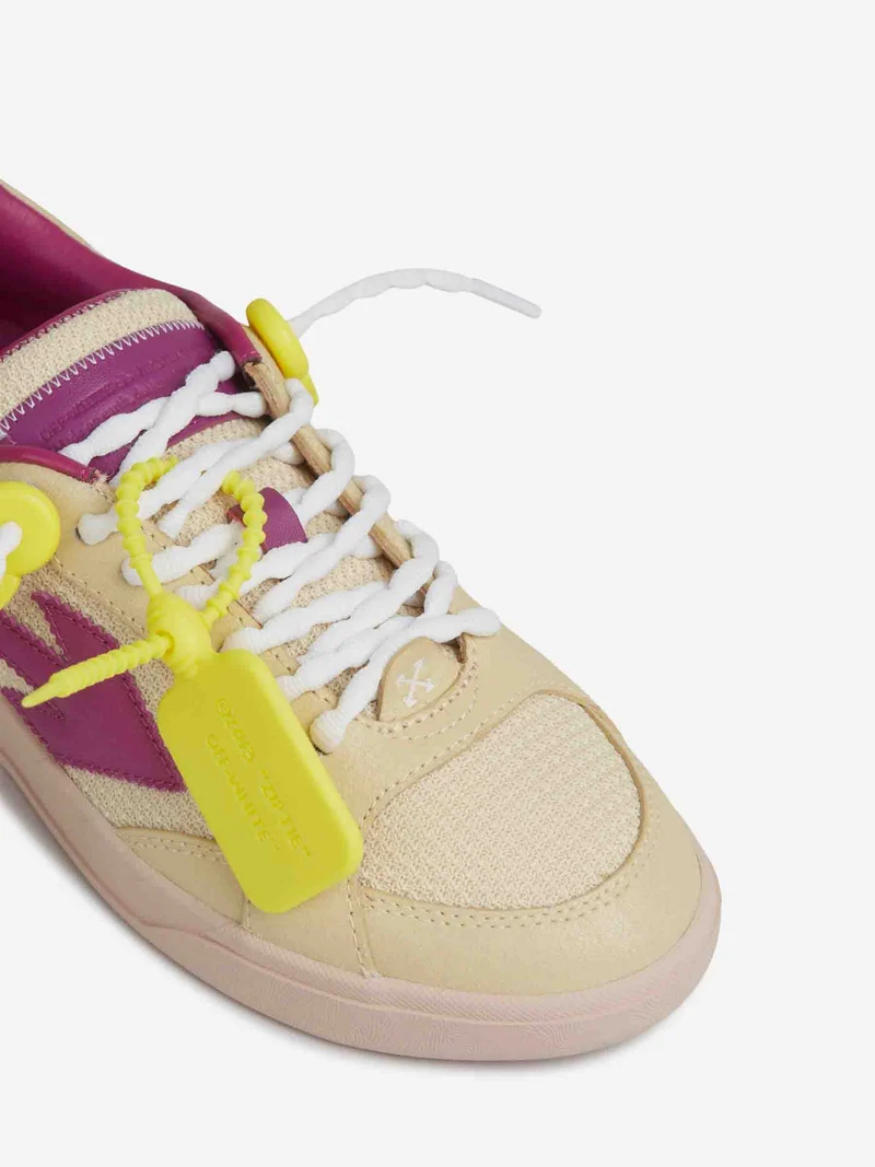 Sneakers End of Play