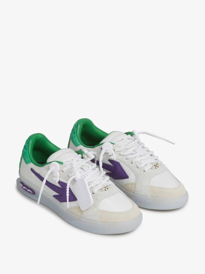 Sneakers End of Play