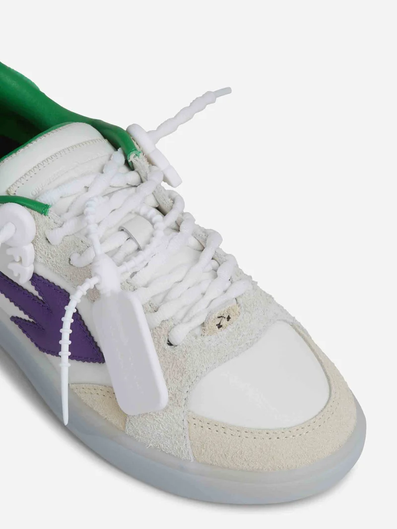 Sneakers End of Play