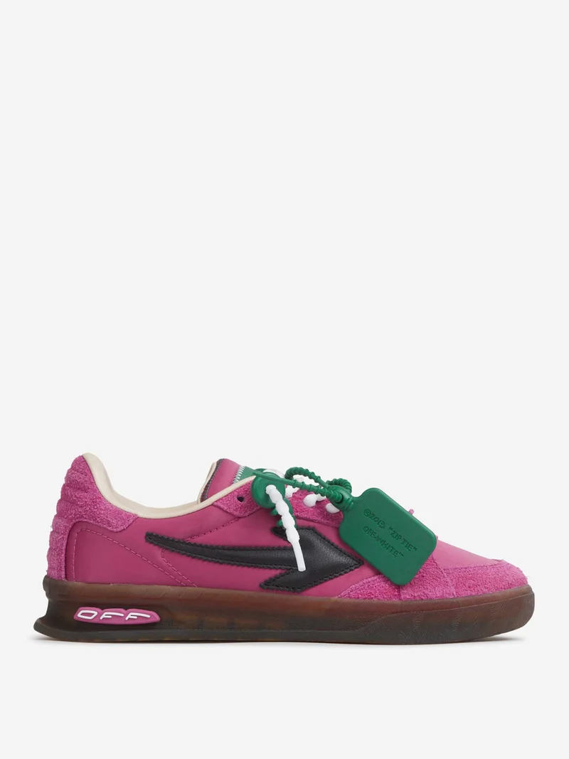 Sneakers End of Play