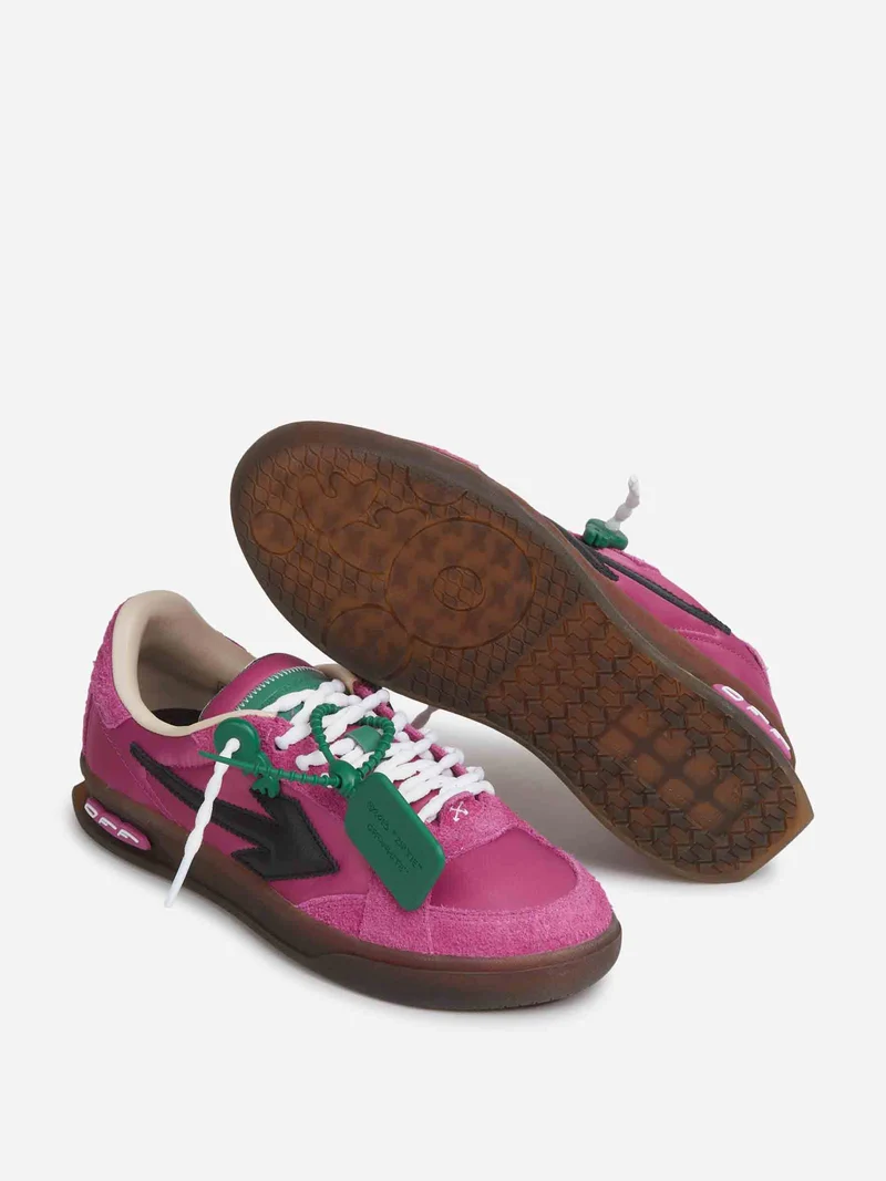 Sneakers End of Play