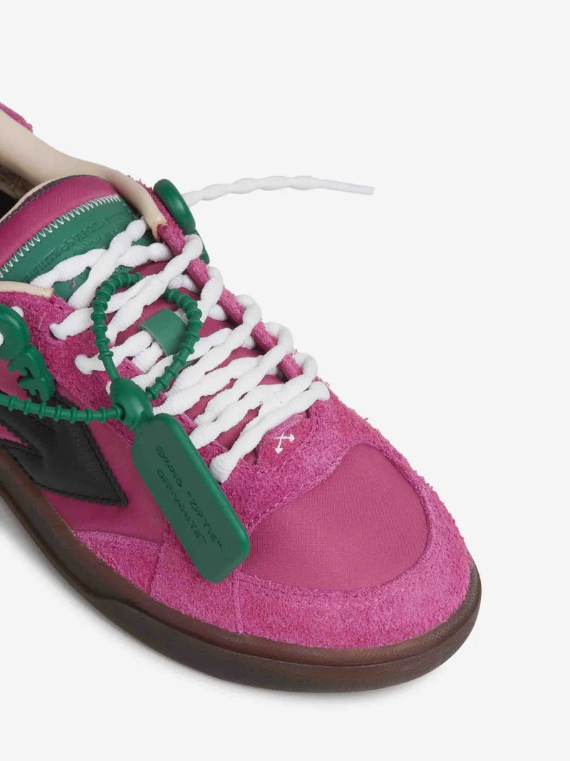 Sneakers End of Play