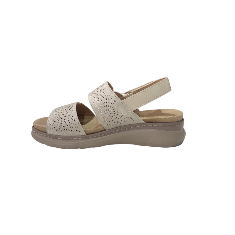 MUJER SANDALIA BEIGE ELASTICO TROQUELADO