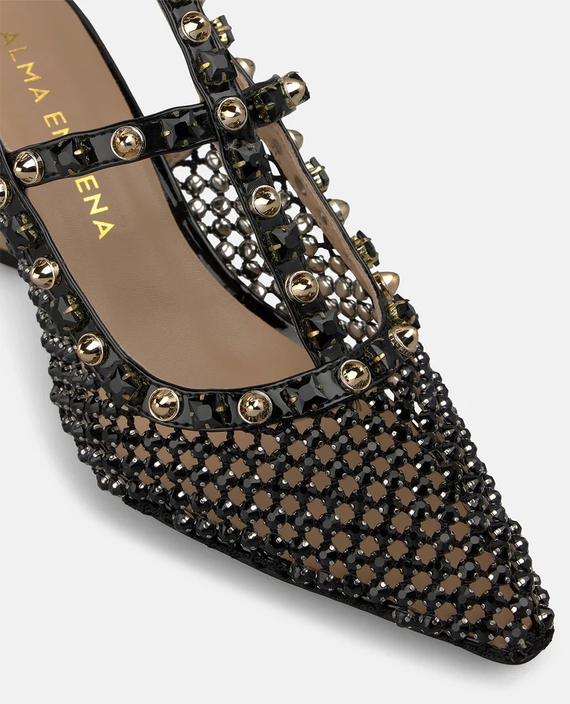 ZAPATO DESTALONADO REJILLA CON TACHAS METÁLICAS