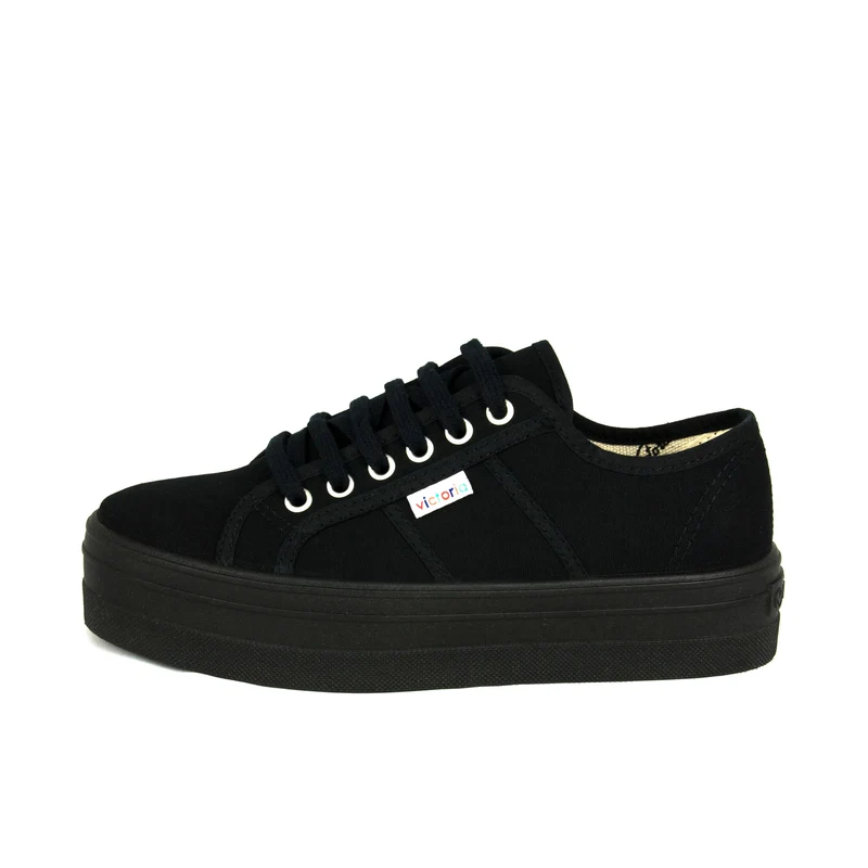 Zapatilla negra 9200 Victoria
