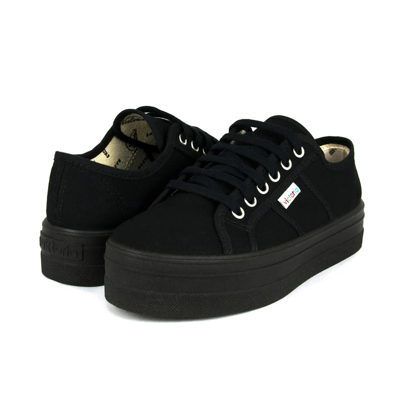 Zapatilla negra 9200 Victoria