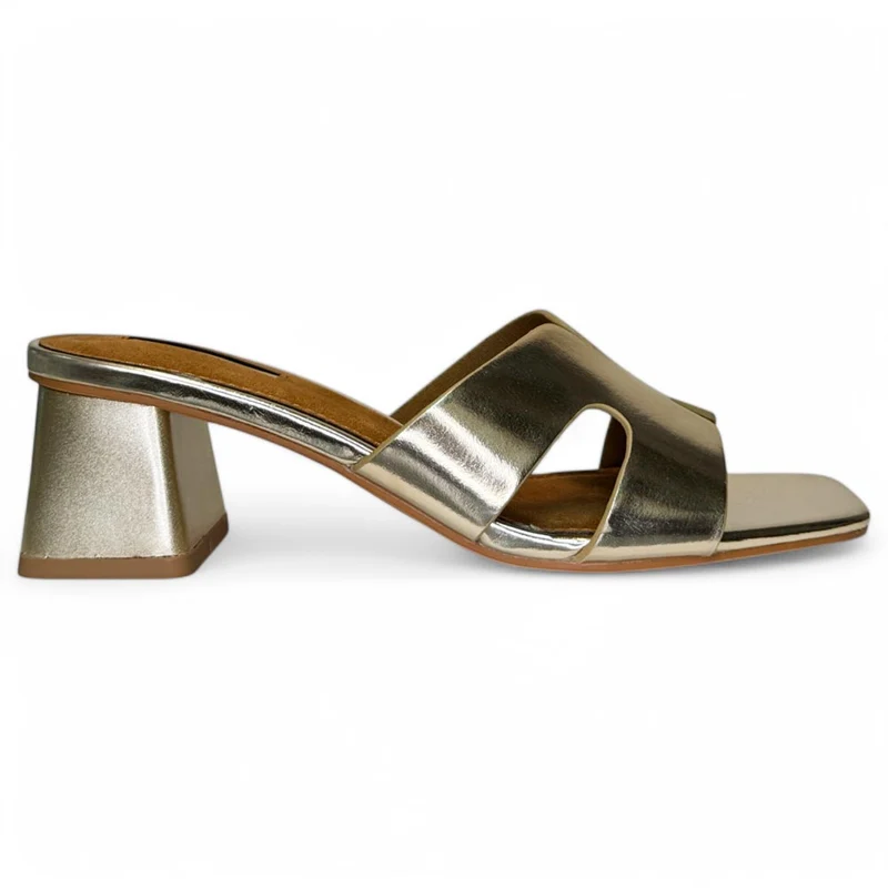 Sandalias Corina Mule Tacón M5370 Oro
