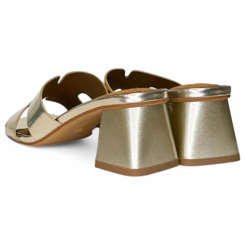 Sandalias Corina Mule Tacón M5370 Oro