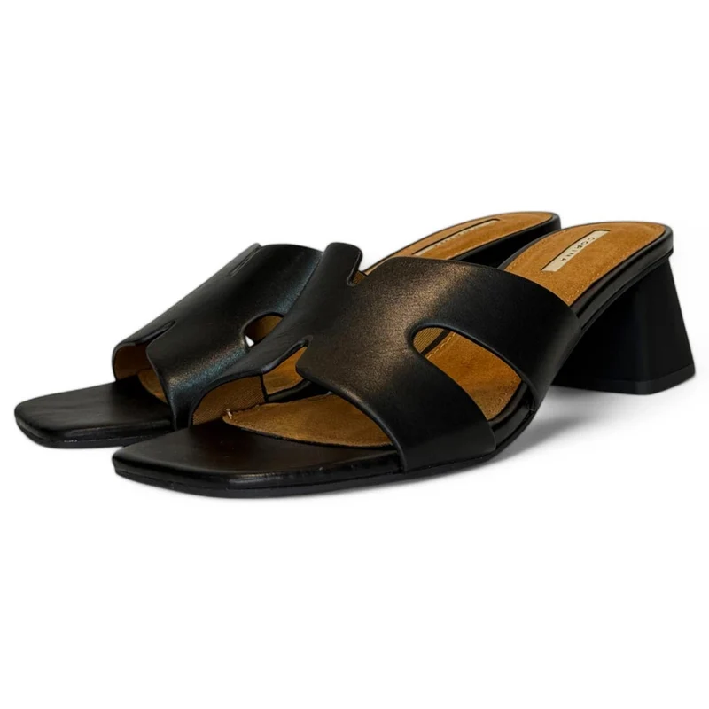 Sandalias Corina Mule Tacón M5370 Negro