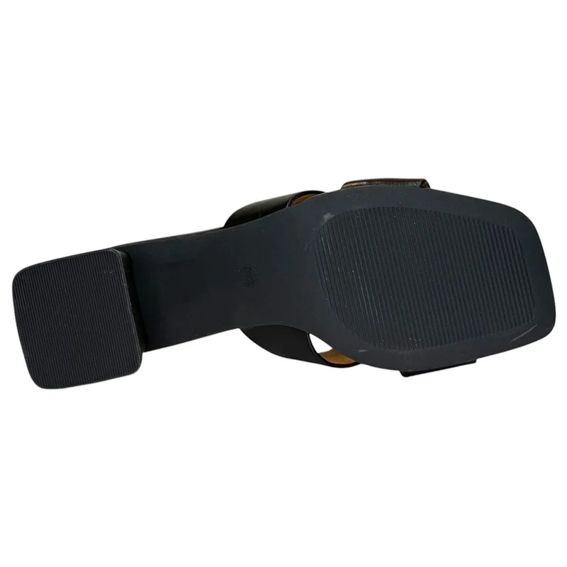 Sandalias Corina Mule Tacón M5370 Negro