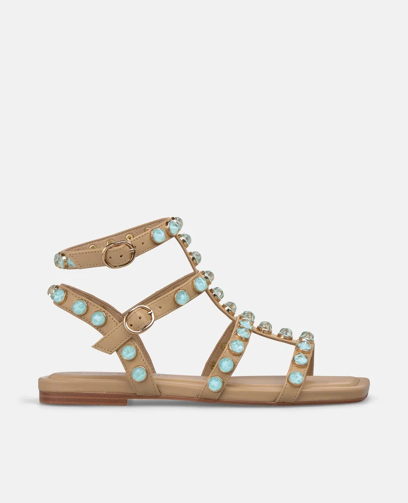 SANDALIA TIRAS TACHUELAS PLANA