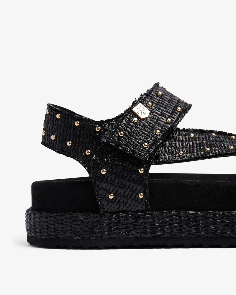 Sandalia Niana Tachuelas Rafia Negro
