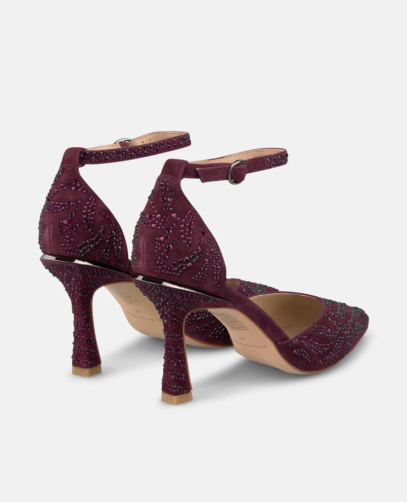 ZAPATO CON DETALLES TACÓN