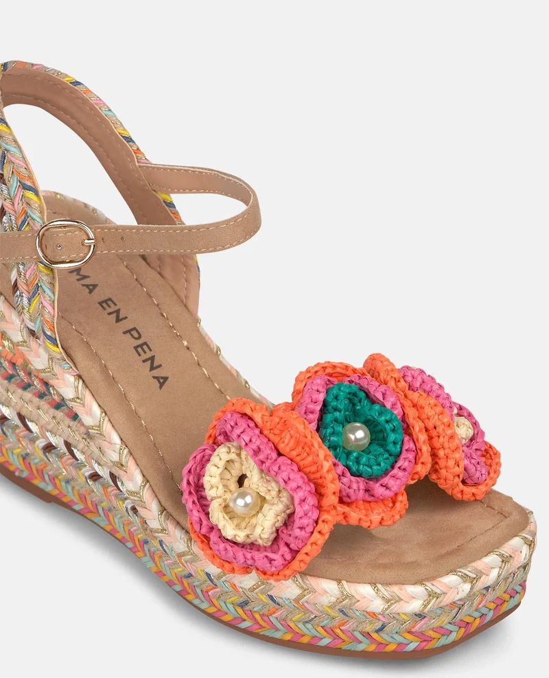SANDALIA CUÑA DE ESPARTO CON DETALLE BORDADO FLORAL