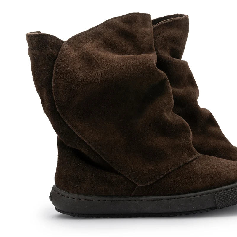 Bota serraje marrón 9301 Vulladi