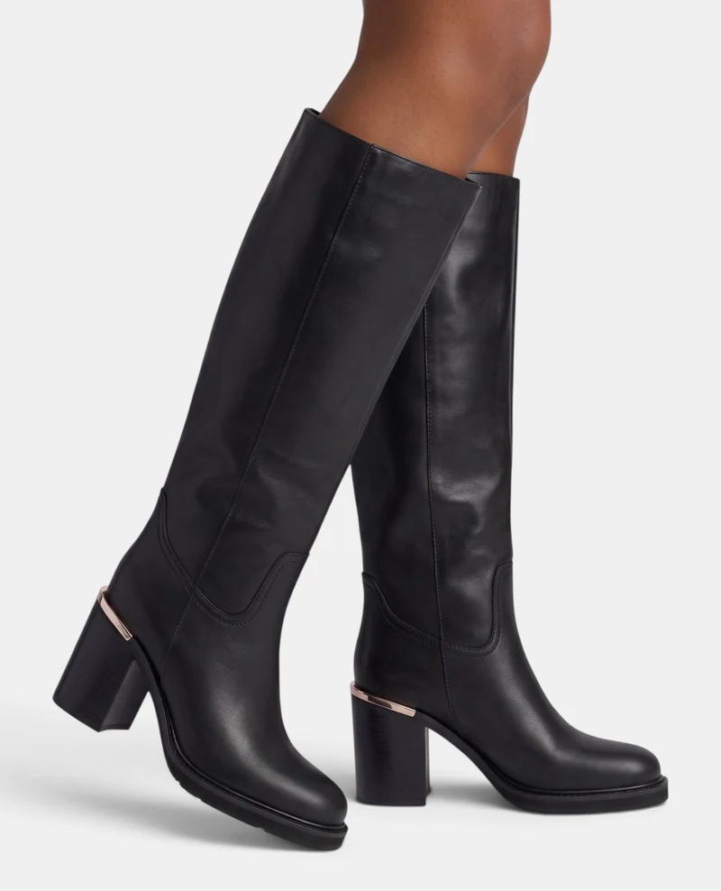 BOTA ALTA DE PIEL