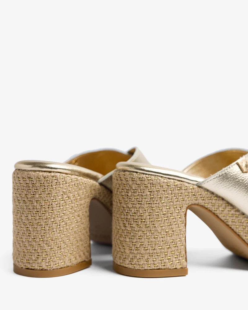 Sandalia Melibea Laminado Oro