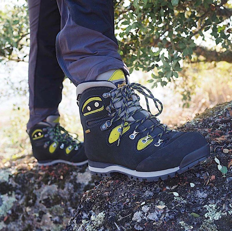 Botas de montaña y trekking Hombre Bestard Trilogy Gore-Tex Negro