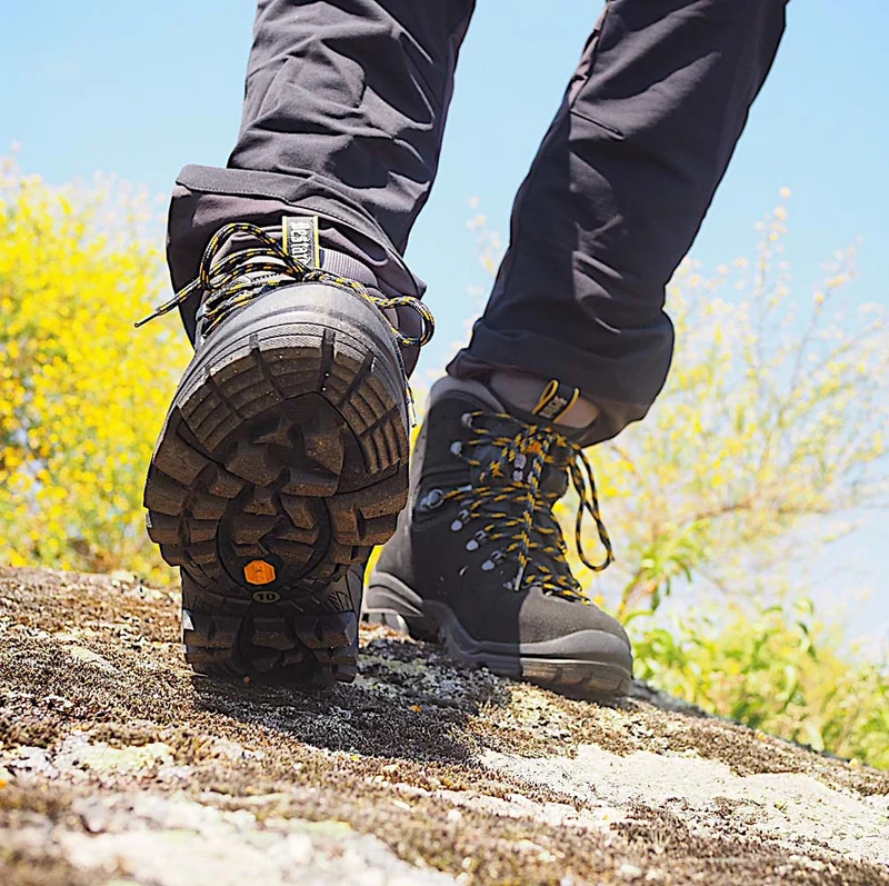 Botas de montaña y trekking Hombre Bestard Gredos Gore-Tex Gris