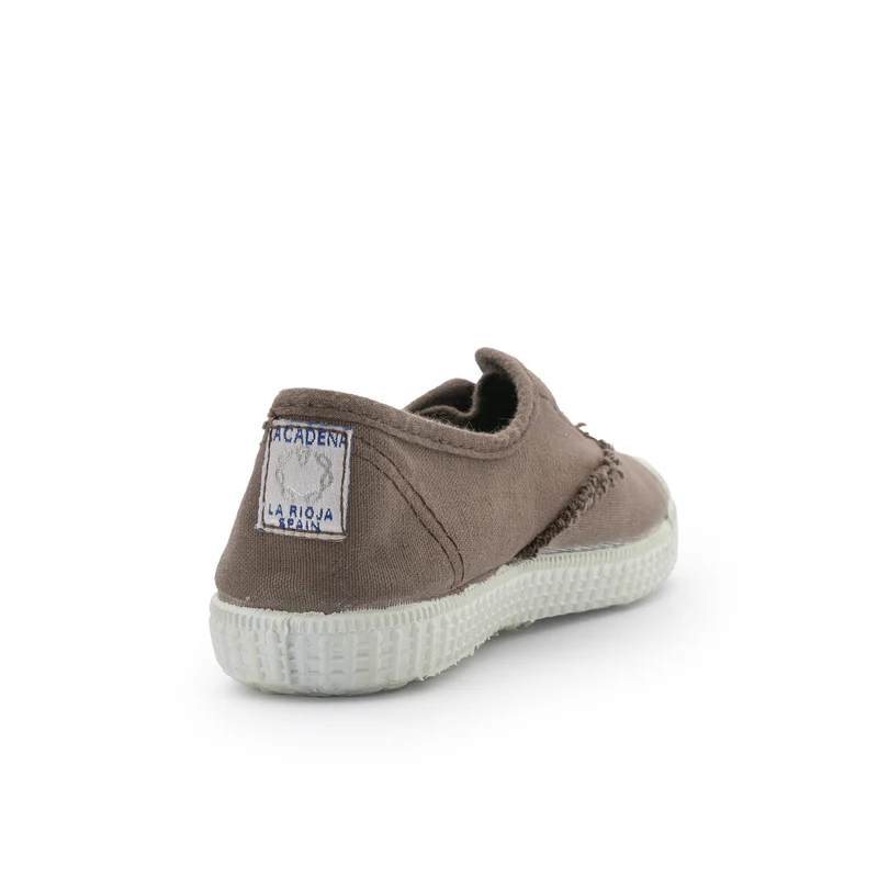 Zapatilla marrón 88088 La Cadena