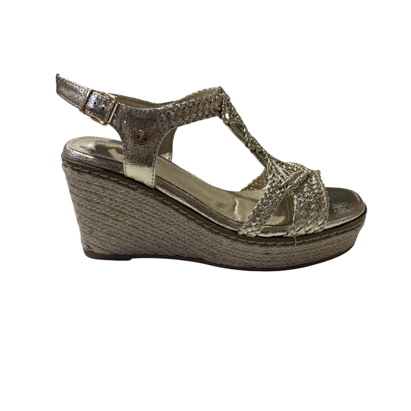 MUJER SANDALIA CUÑA TEX. ORO